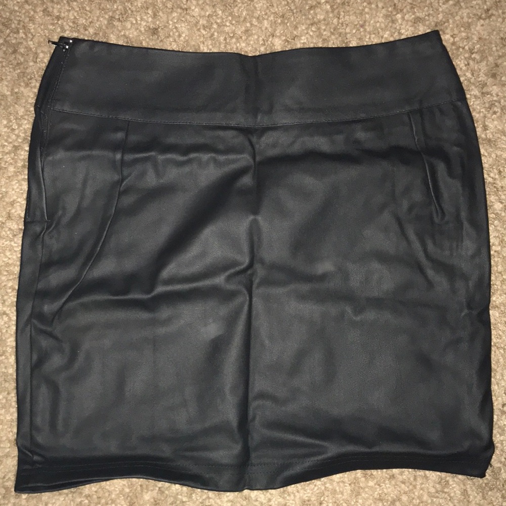 Black fake leather skirt